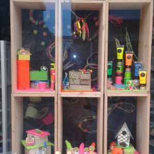 NEON